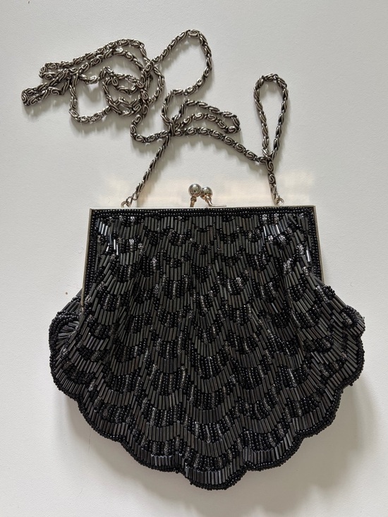 Vintage Handbags - Vintage Black Beaded Evening Bag Kiss Lock Chain Purse Art Deco